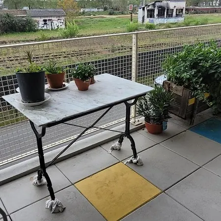 Close To Everything *